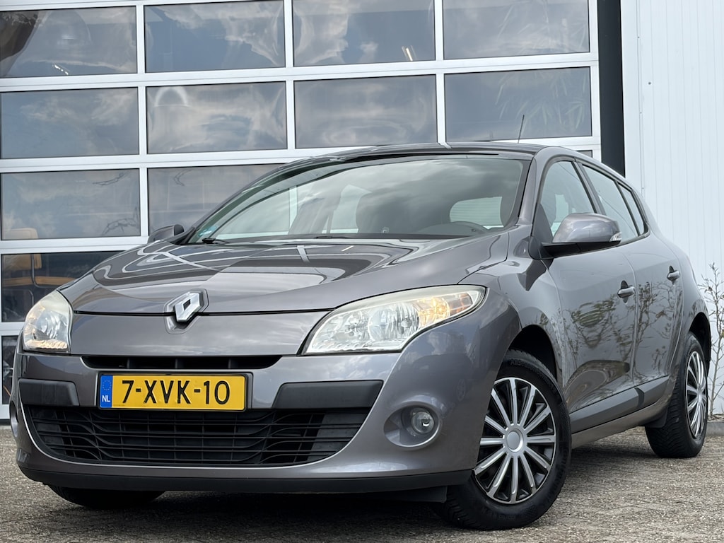 Renault Megane 1.6 Expression 100pk | Airco | Cruise control | Dimlichten automatisch | Isofix bevestiging voor kinderzitjes | Radio-cd/mp3 speler | Dealer onderhouden!