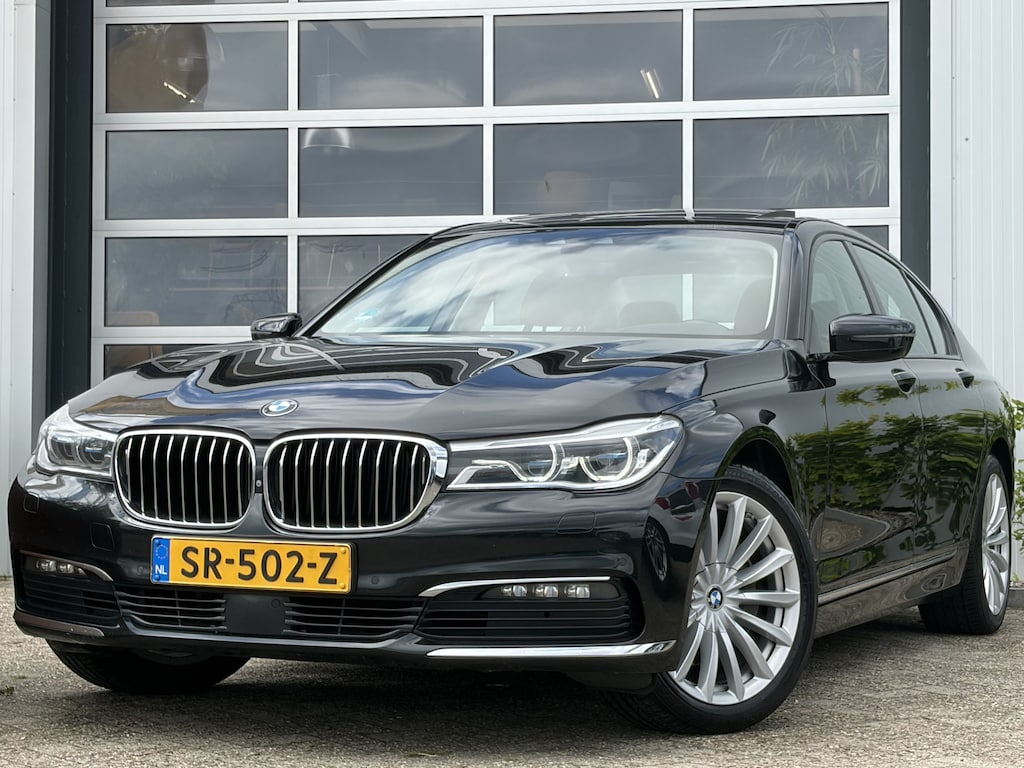 BMW 7-Serie 740i High Executive 326pk | Achterasbesturing | Cruise control adaptief met stop&go | Dodehoek detector | Elektrisch glazen schuif-/kanteldak | Laser LED koplampen | Rondomzicht camera | Stoel ventilatie voor | Dealer onderhouden!