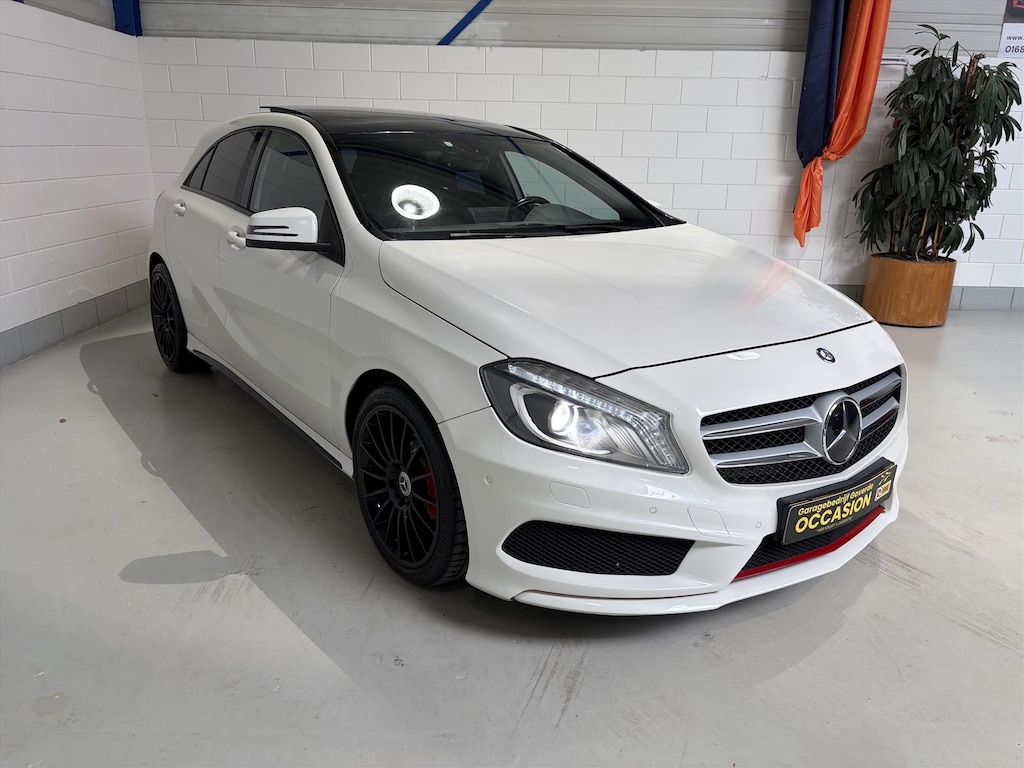 Mercedes-Benz A-klasse A180 AUT7, AMG-Line, Pano, Xenon, Leder