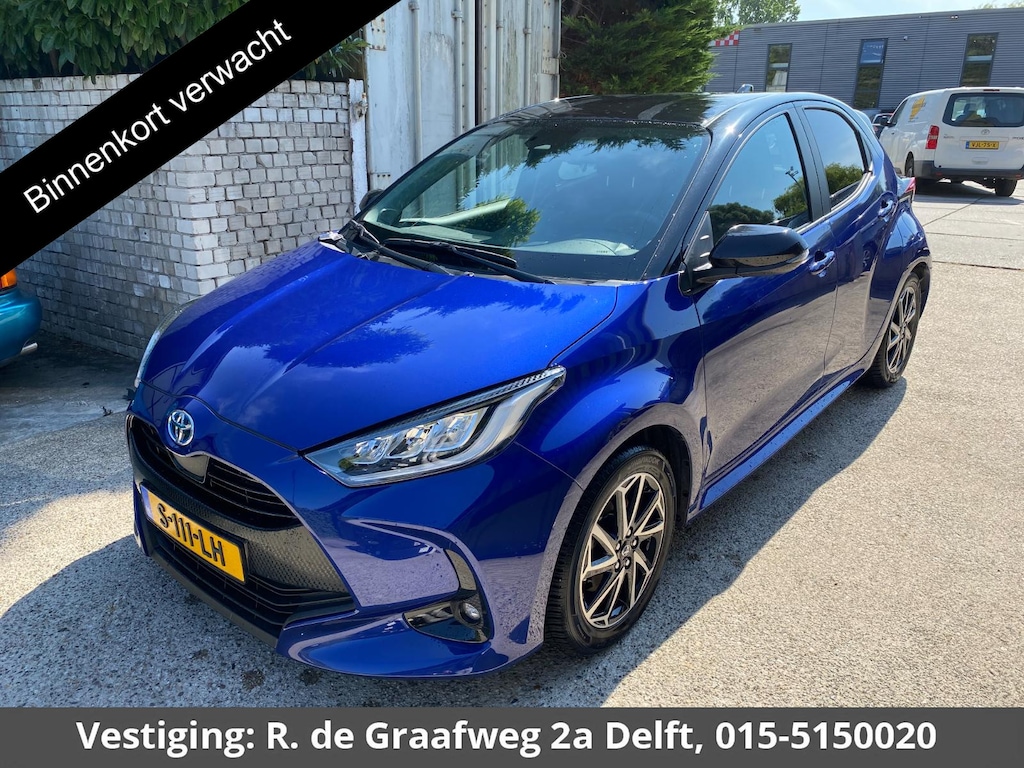 Toyota Yaris 1.5 Hybrid Dynamic Bi-Tone | Apple Carplay & AndroidAUTO | Camera | Lichtmetalen velgen | Privacy Glass |