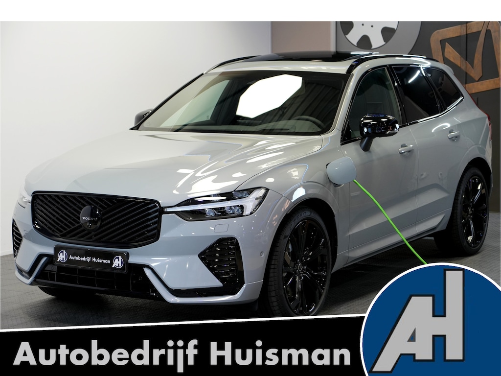 Volvo XC60 2.0 T6 AWD 247kW/336pk Aut8 MJ2027, NIEUW €83.347! Plug-in Ultra Black Ed. LUCHTVERING + HARMAN/KARDON + PANORAMADAK + EL.TREKHAAK + HEAD-UP + PILOT ASSIST + STOELVERWARMING V&A + STUURVERWARMING + 360 CAMERA + 21" LM-VELGEN!!