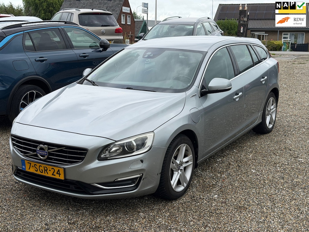 Volvo V60 2.4 D6 AWD Plug-In Hybrid Summum 50km AccuBereik NieuweBanden Dealer Onderhouden