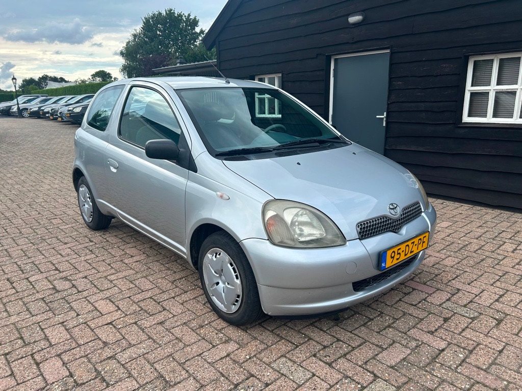 Toyota Yaris 1.0-16V VVT-i Luna Airco nieuwe APK