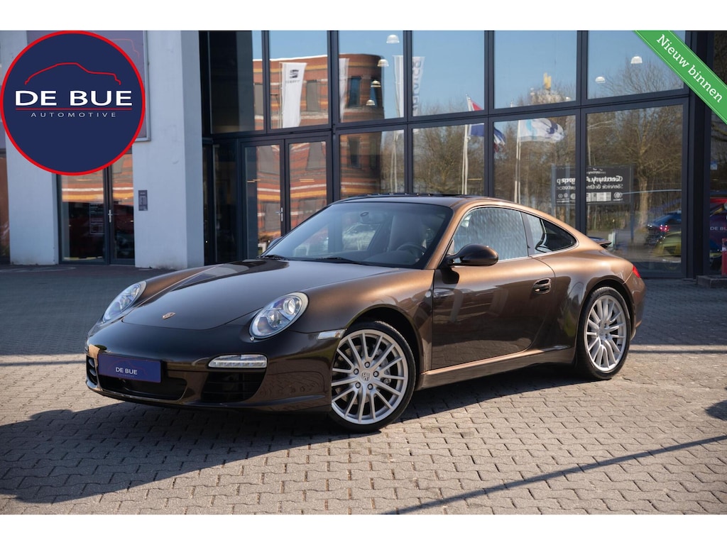 Porsche 911 997.2 3.6 Carrera PDK MK2| 2 eig. | Org.NL NAP | Youngtimer | Schuifdak | Volleder | Sportuitlaat | 19 inch | MY 2009 | Macadamia Metallic PTS | Volledig Onderhouden