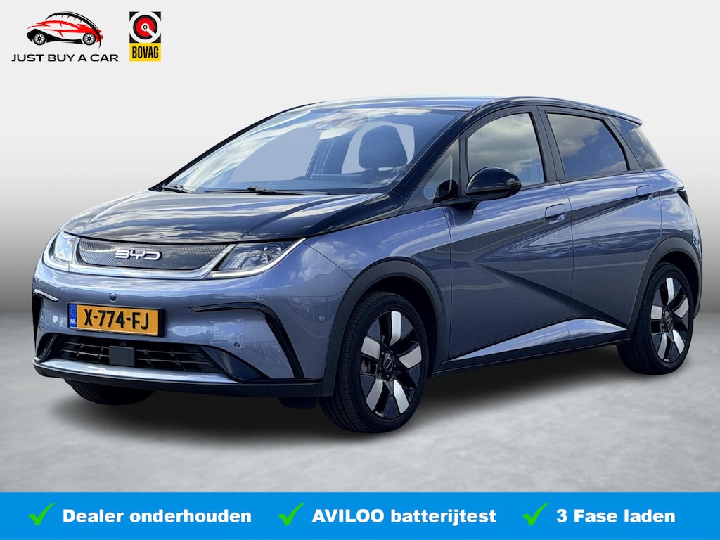 BYD Dolphin Design 60.4 kWh | SOH 94,9% | NL Auto | Dealer OH | Fabrieksgarantie | Panoramadak | 360° camera | Warmtepomp | Adaptive Cruise Control | 1e Eigenaar | Stoelverwarming & Ventilatie |
