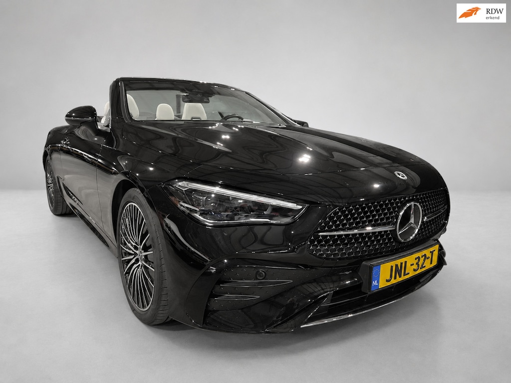 Mercedes-Benz CLE Cabriolet 200 AMG Line - Memorystoelen - Airscarf - Sfeerverlichting - Adapt Cruise - Camera - Rijklaar