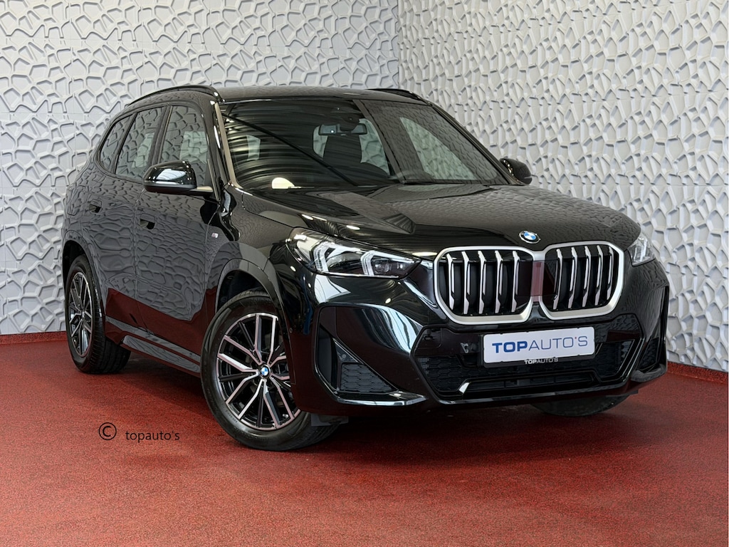 BMW X1 SDRIVE M-SPORT SHADOW LINE APPLE CARPLAY MATRIX LED ELEK.KLEP CRUISE LEER/ALCANTARA CAMERA M-SPORT INTERIEUR / EXTERIEUR ✅ Top Auto's. Al 30 Jaar uw Bmw Specialist in , BMW M / M Sport / PHEV / HEV / Hybrid / Mhev / 25e / 30e / xDrive25e // xDrive30e / sDrive18i / sDrive20i / sDrive23i ✅