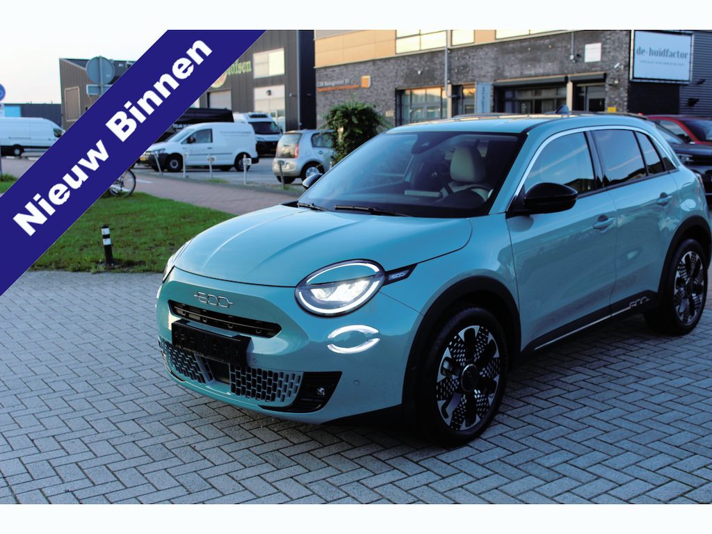 Fiat 600 600e La Prima 54 kWh Leder-Clima-Cruise-Navi-Camera-Massage SOH 97,6%