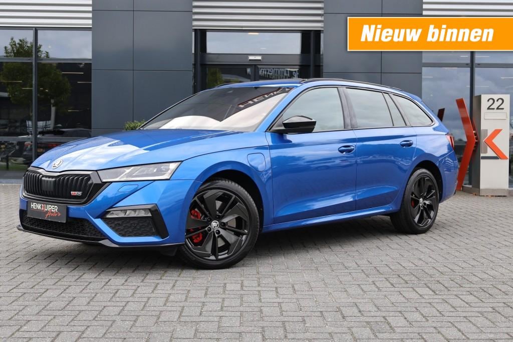 Skoda Octavia Combi 1.4 TSI RS iV 245pk/ Sportstoelen elektr./Panodak/ ACC/ Navi/ Head-up/Camera/App-Conn./Canton
