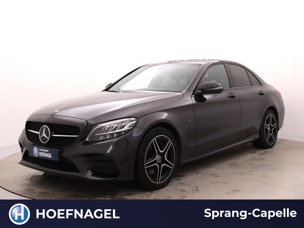 Mercedes-Benz C-klasse 300e AMG | Trekhaak | Adaptive Cruise | Sfeerverlichting | Camera | Stoelverw. |