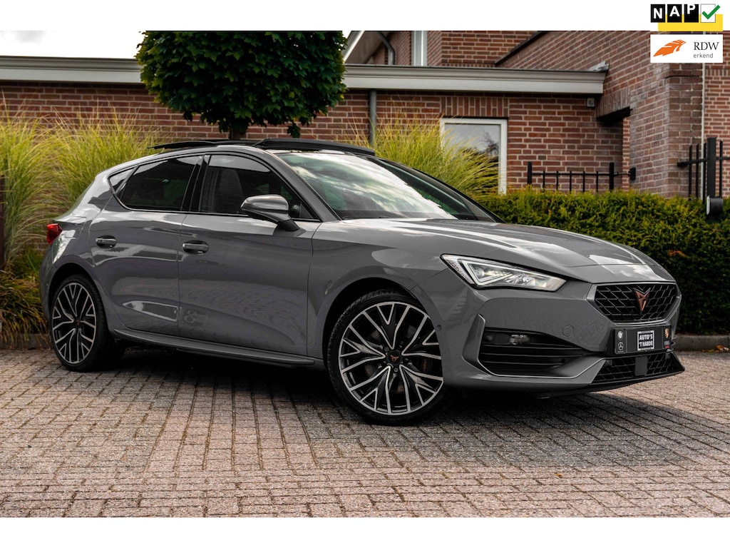 CUPRA Leon 1.4 e-Hybrid 245 PK ACC Pano Camera VZ Stuurwiel Keyless Stoel/Stuurverw. 19''