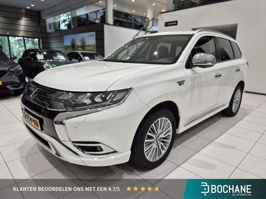 Mitsubishi Outlander 2.4 PHEV Intense+ | Schuif-/kanteldak | Navigatie | 360° Camera | Stoelverwarming |