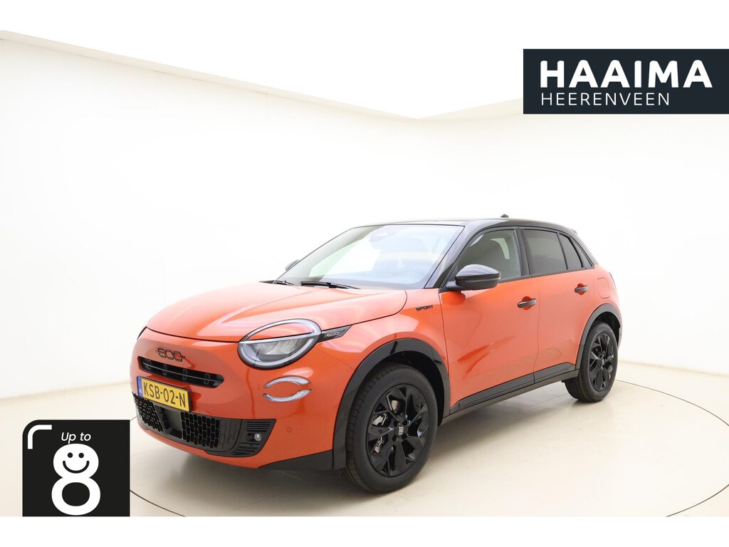 Fiat 600 1.2 Turbo 145pk Hybrid Automaat Sport | DEMO | Navigatie | Achteruitrijcamera | Elektrische achterklep | LED Matrix koplampen | Sportief interieur | 18" Lichtmetalen velgen | Zwart dak