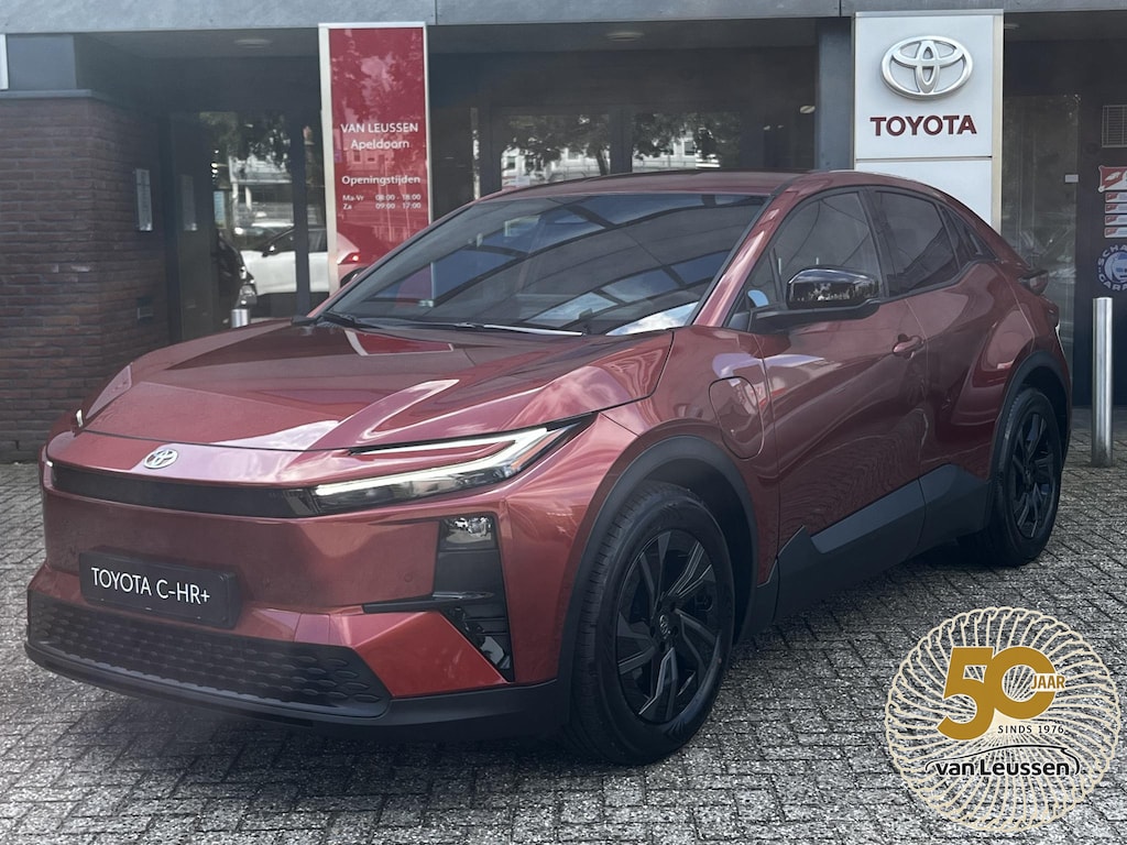 Toyota C-HR / C-HR+ First Edition 77 kWh PREMIUM KLEUR EL-ACHTERKLEP BLIND-SPOT CLIMA STOEL/STUURVERWARMING APPLE/ANDROID