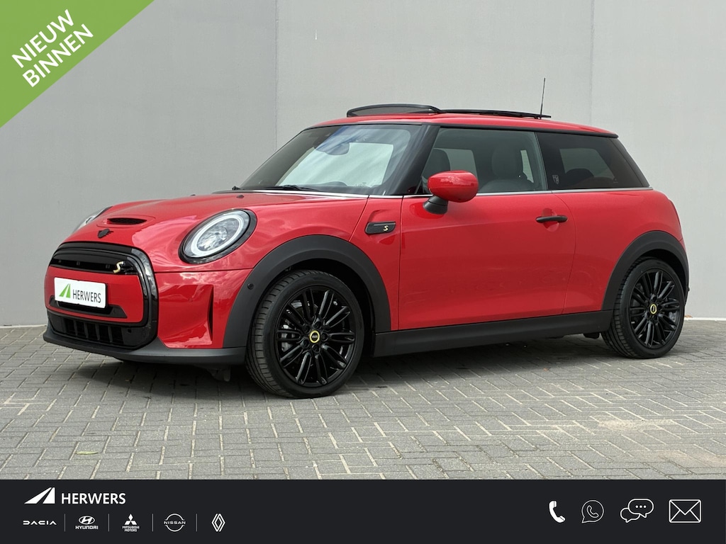 MINI Mini Electric Yours 33 kWh / Cruise control / Stoelverwarming / Schuif/open dak / Achteruitrijcamera / Navigatiesysteem / Lederen bekleding / Climate control /