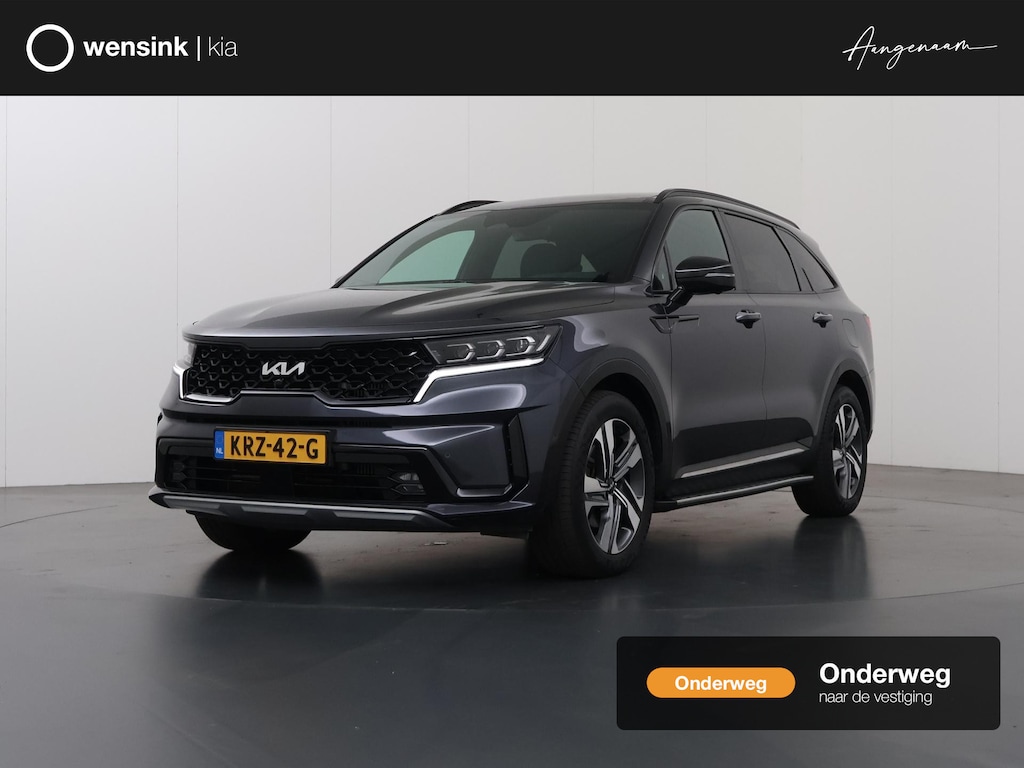 Kia Sorento 1.6 T-GDI Plug-in Hybrid 4WD ExecutiveLine 7p. | Black Edition | Panoramadak | Stoelverwarming voor + achter | Ele. verstelbare stoelen + Geheugen | Navigatie | 360 Camera | DAB | Apple CarPlay/Android Auto | Stoelkoeling | Adaptieve Cruise Control |