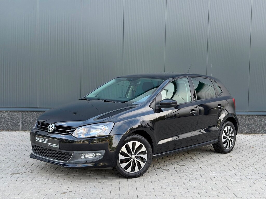 Volkswagen Polo 1.2 TSI Style | DSG | CRUISE | CARPLAY
