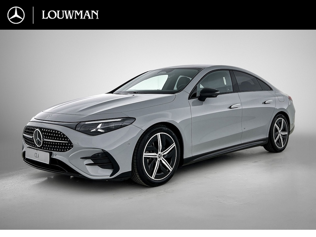 Mercedes-Benz CLA 180 Business Solution AMG | Premium pakket | Nightpakket | Trekhaak | Vast panoramadak | Warmtewerend, donkergetint glas |  URBAN GUARD | 18" vijfspaaks lichtmetalen AMG-velgen |