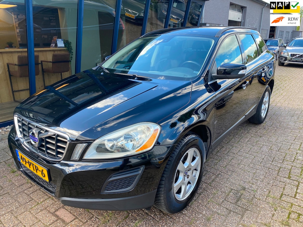 Volvo XC60 2.0 D3 Momentum Automaat / Navi