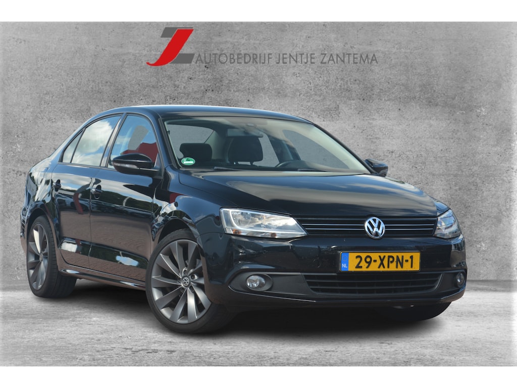 Volkswagen Jetta 1.2 TSI Comfortline Nederlandse auto nette staat goed onderhouden apple carplay pdc navigatie ecc cruisecontrol afneembare trekhaak.