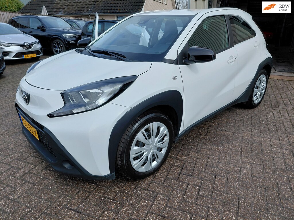 Toyota Aygo X 1.0 VVT-i MT Play