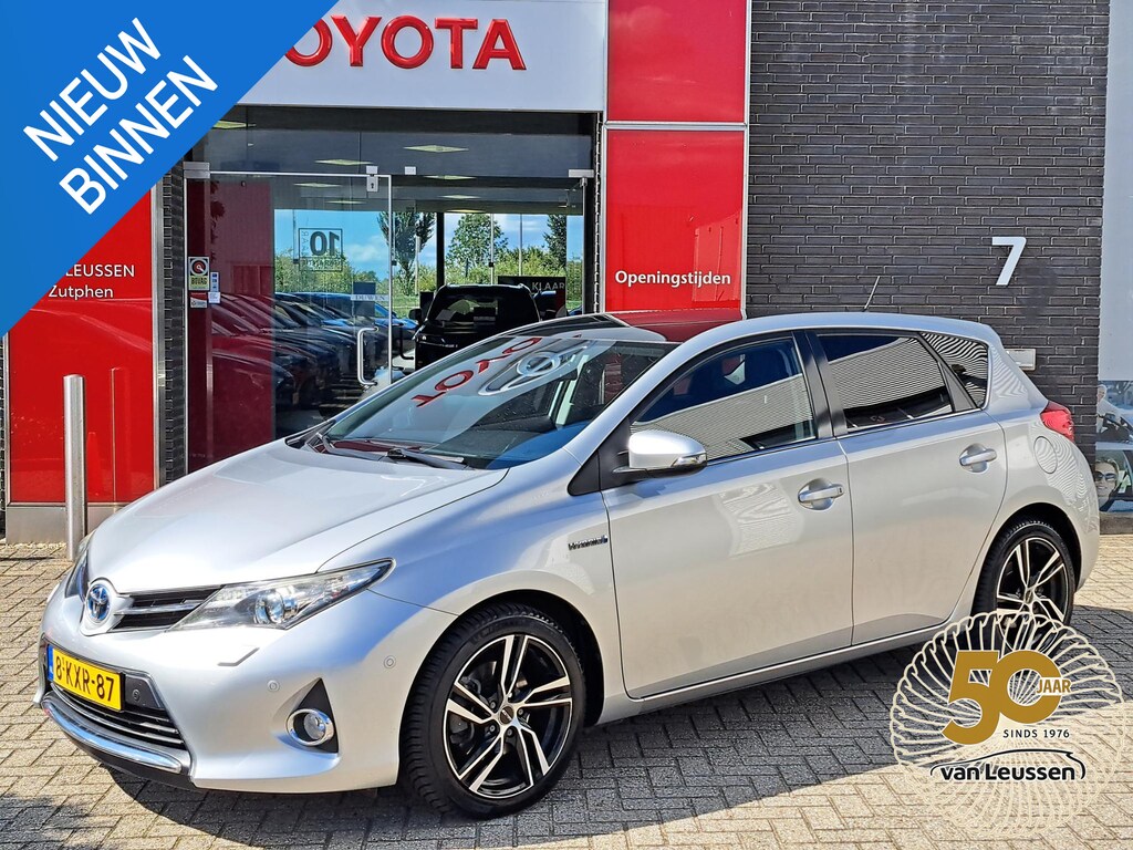 Toyota Auris 1.8 Hybrid Lease Pro PANO CRUISE CONTROL NAVIGATIE STOELVERWARMING DEALER OND.