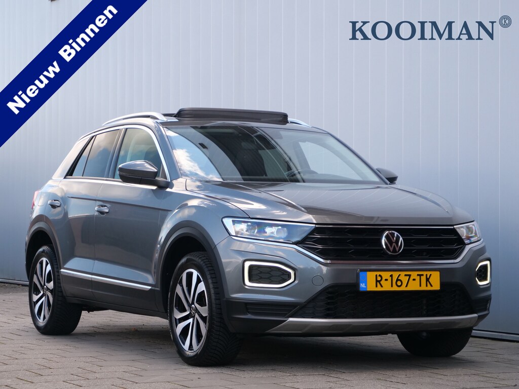 Volkswagen T-Roc 1.5 TSI Active 150 Pk Automaat Navi / Schuifdak / Trekhaak / Camera / Apple Carplay