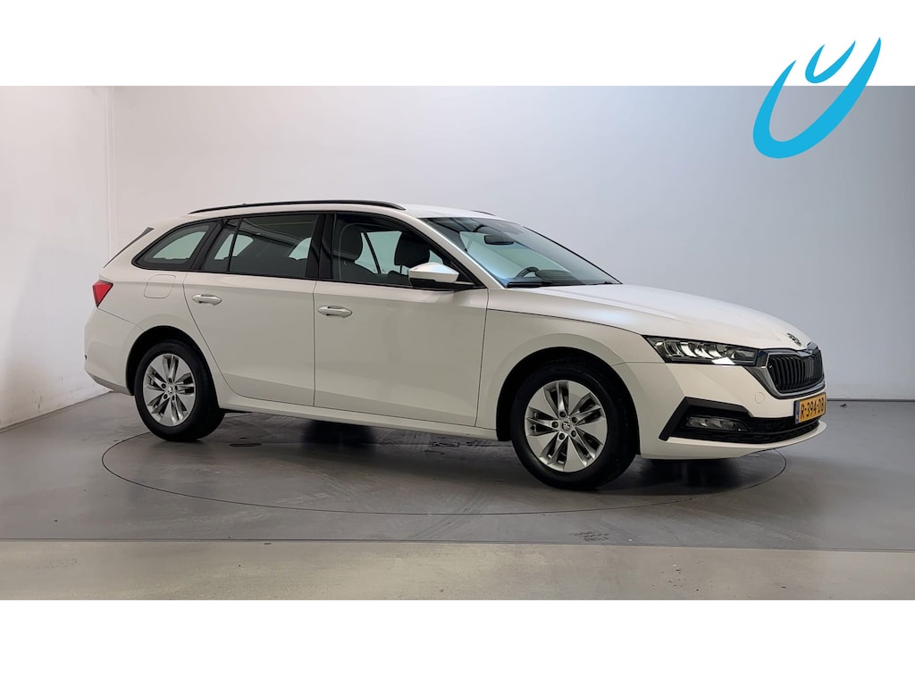 Skoda Octavia Combi 1.0 TSI 110pk Ambition Navigatie Trekhaak Parkeersensoren App-Connect DAB+