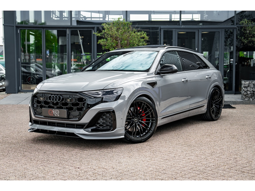 Audi Q8 60 TFSI e ABT Aero Competition | Audi Exclusive Nardogrijs | Advanced onderstel | Stoelventilatie + massagefunctie | Uitgebreid lederpakket | Carbon | Vierwielsturing | Head up | B&O | Servosluiting