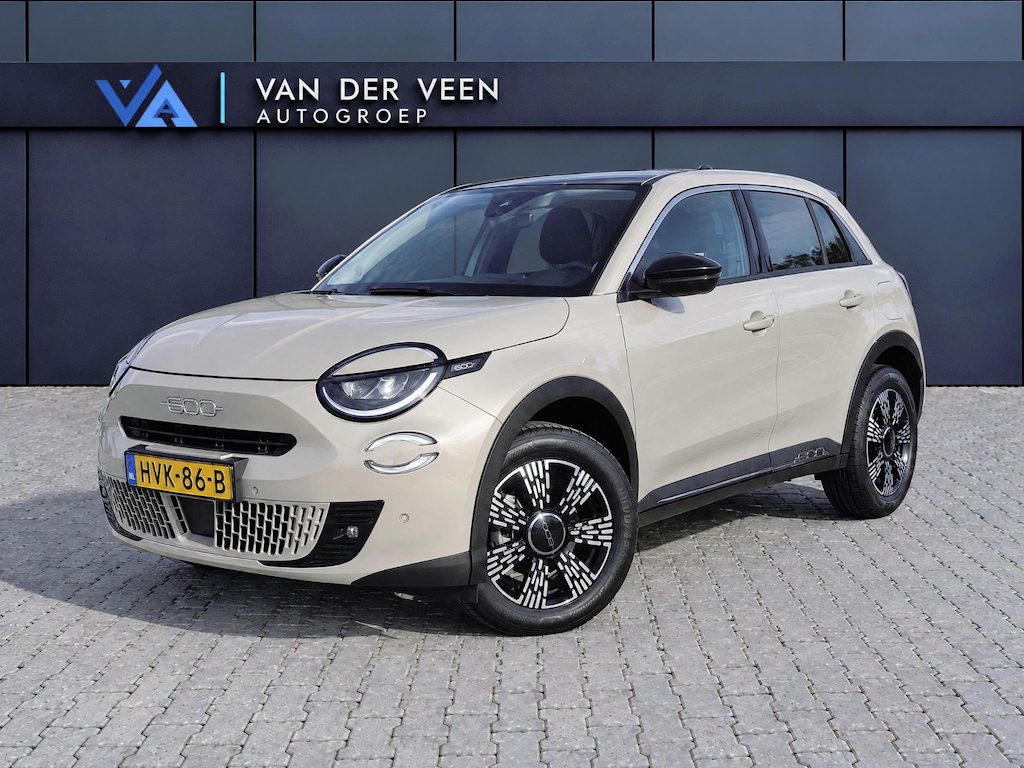 Fiat 600 1.2 Hybrid Pop | Incl. 12 maanden garantie | Cruise control | Parkeercamera | Apple carplay/Android auto | DAB radio | Navigatie | Stoelverwarming | Climate control |