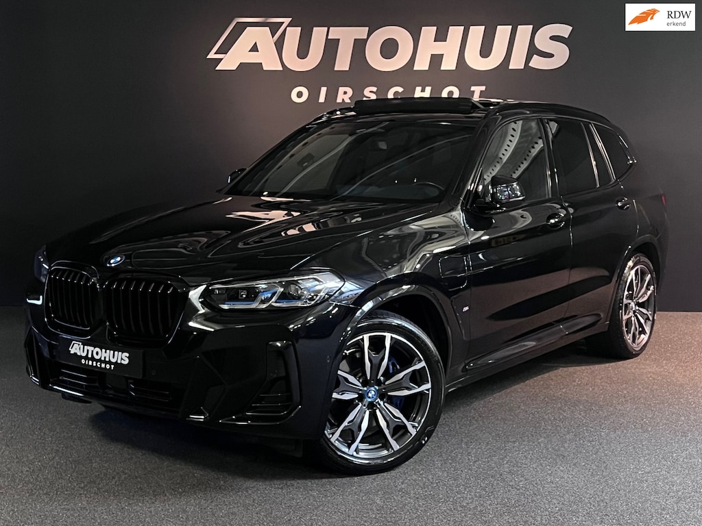 BMW X3 XDrive30e High Executive Edition M Laser/ Pano/ Memory stoelen/ ACC/ Trekhaak/ Stuurverwarming/ 20"/ Camera/ Headup