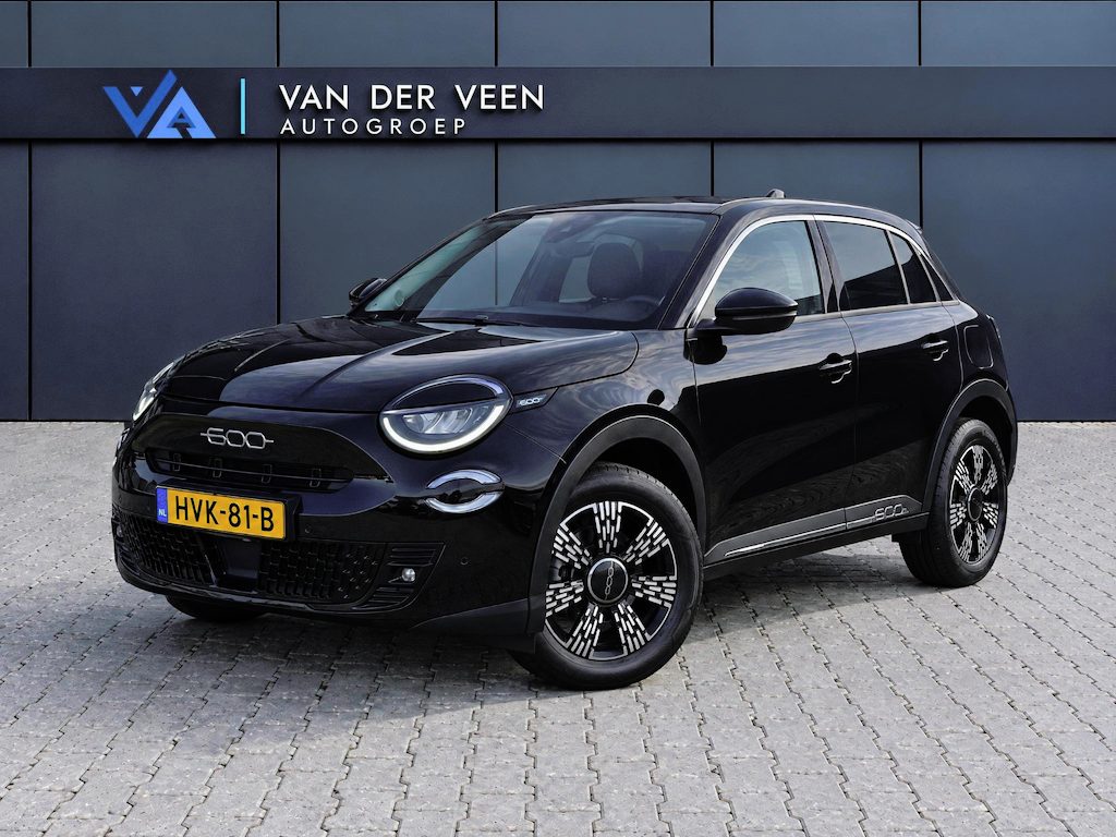 Fiat 600 1.2 Hybrid Pop | Incl. 12 maanden garantie | Voorstoelen verwarmd | Apple carplay/Android auto | Parkeersensoren | Achteruitrij camera | Navigatie | Climate control | Cruise control | Airco | Lichtmetalen velgen