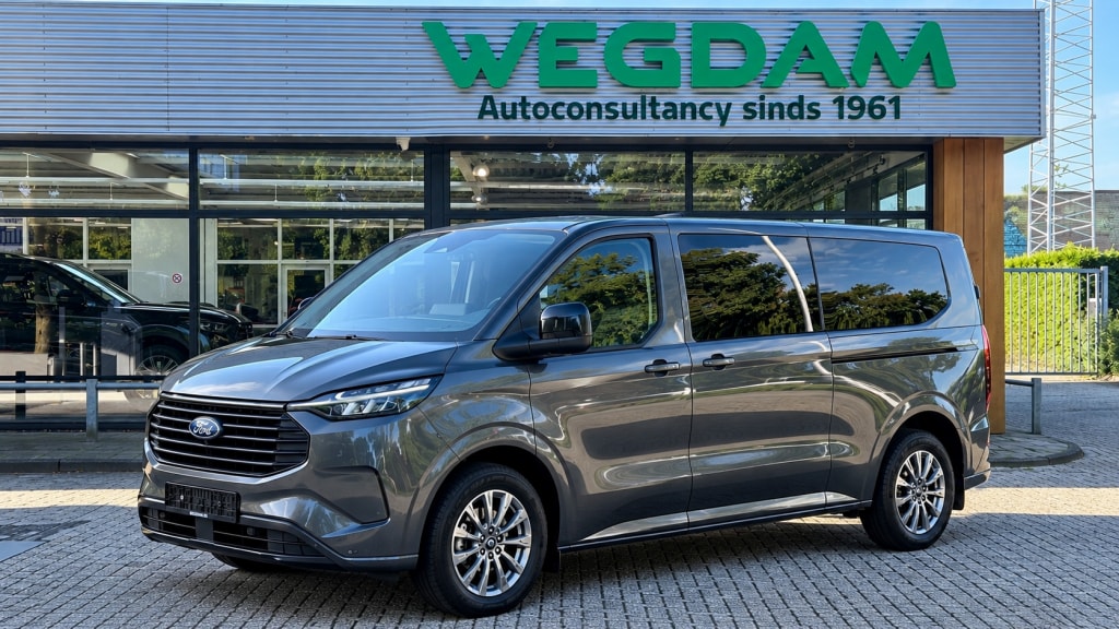 Ford Tourneo Custom 2.5 PHEV 340 L2 LIMITED 9p 17inch All weather
