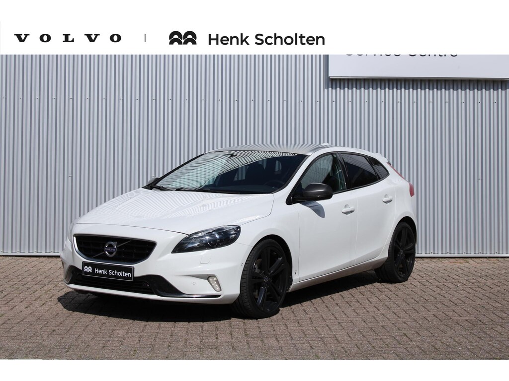 Volvo V40 2.0 T5 Carbon Edition | Active Bi-Xenon koplampen | Dealeronderhouden | Harman/Kardon Audio | Achteruitrijcamera | DAB+ radio | Navigatie full map | Parkeersensoren voor + achter | Cruise control | Park Assist Pilot