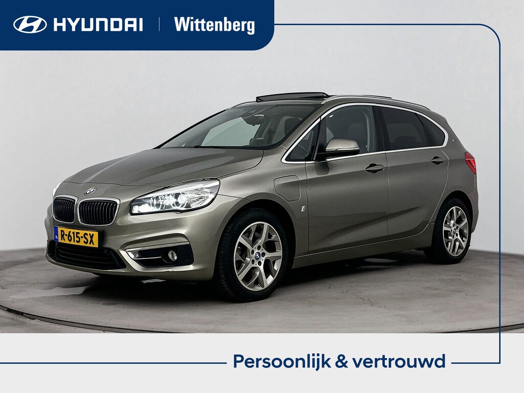 BMW 2-Serie Active Tourer 225xe iPERFORMANCE HIGH EXECUTIVE | SoH 90%! | SCHUIF- KANTELDAK | NAVI | CRUISE | CLIMA  | CAMERA | LEDER | PDC | ELEKTRISCHE ACHTERKLEP | HYBRID | AUTOMAAT |