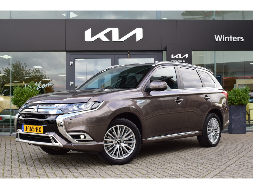 Mitsubishi Outlander 2.4 PHEV Instyle Schuifdak | Trekhaak | 360° Camera | Stoel- & Stuurverw | Dodehoekassistentie | Leder |
