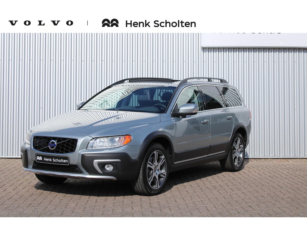 Volvo XC70 T5 Automaat FWD Nordic+ | Origineel Nederlands geleverd | Dealer onderhouden | Schuifkantel/dak | Stoelverwarming | Lederen bekleding | Elektrisch bedienbare bestuurdersstoel met geheugen | Alarm klasse 3 | Parkeerverwarming | Keyless entry | BLIS | Adaptive Cruise Control