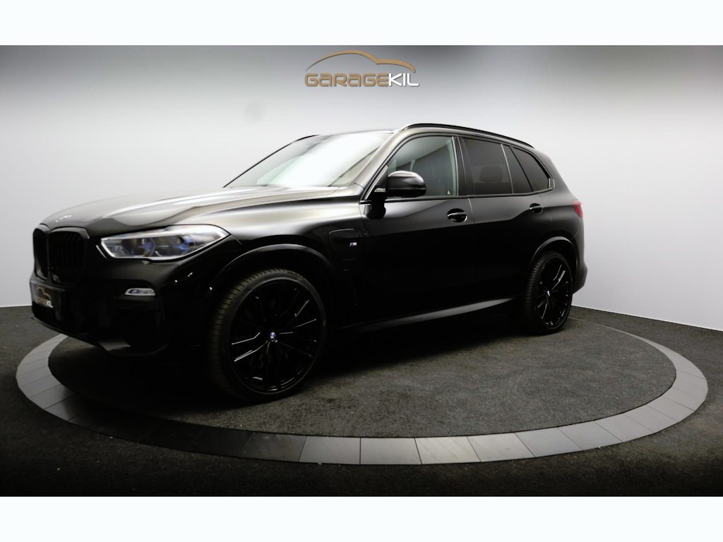 BMW X5 xDrive45e High Executive M-Sport / Massage / Pano / Harman-Kardon / Laser / Head-Up / Adap. cruise / Keyless / 22'' LM velgen / Black on Black