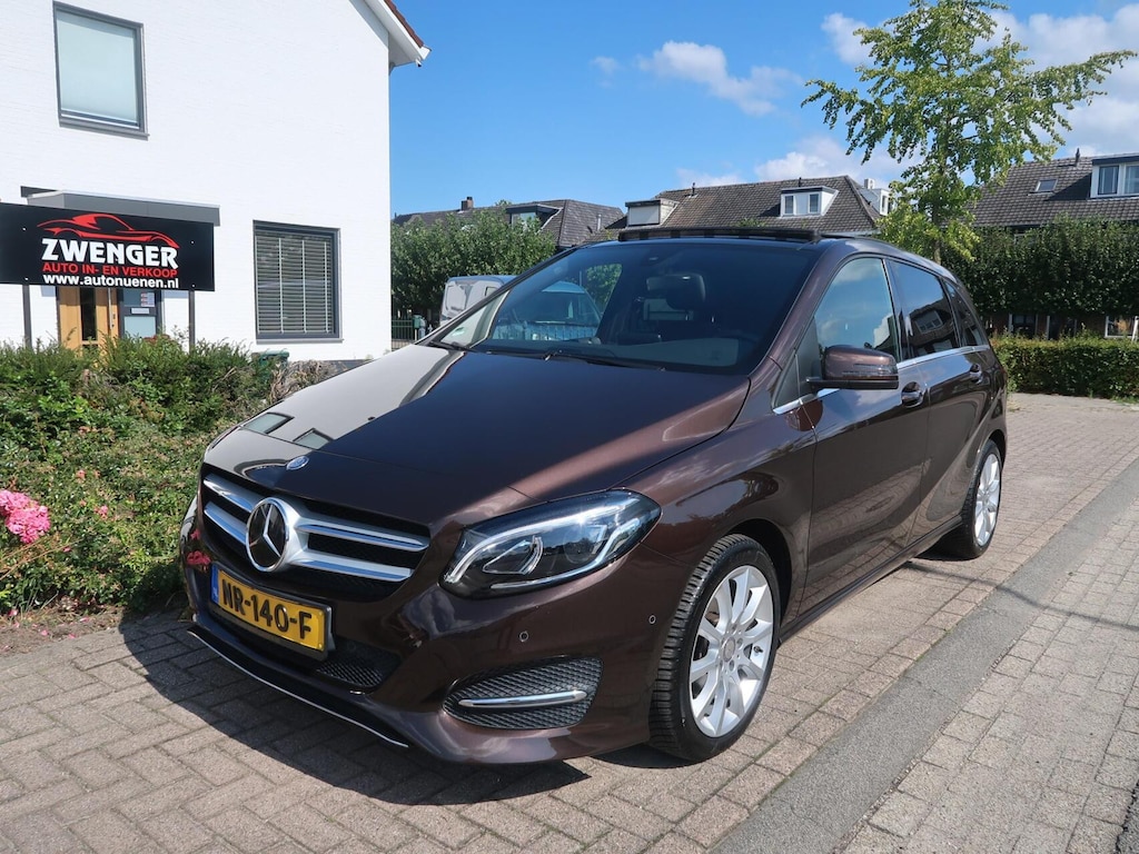 Mercedes-Benz B-klasse 180 Sport AUT F-1 PANORAMADAK|TREKHAAK|MEMORY|CAMERA|ADAPTIVE CRUISECONTROL|LEDER|ZEER MOOI