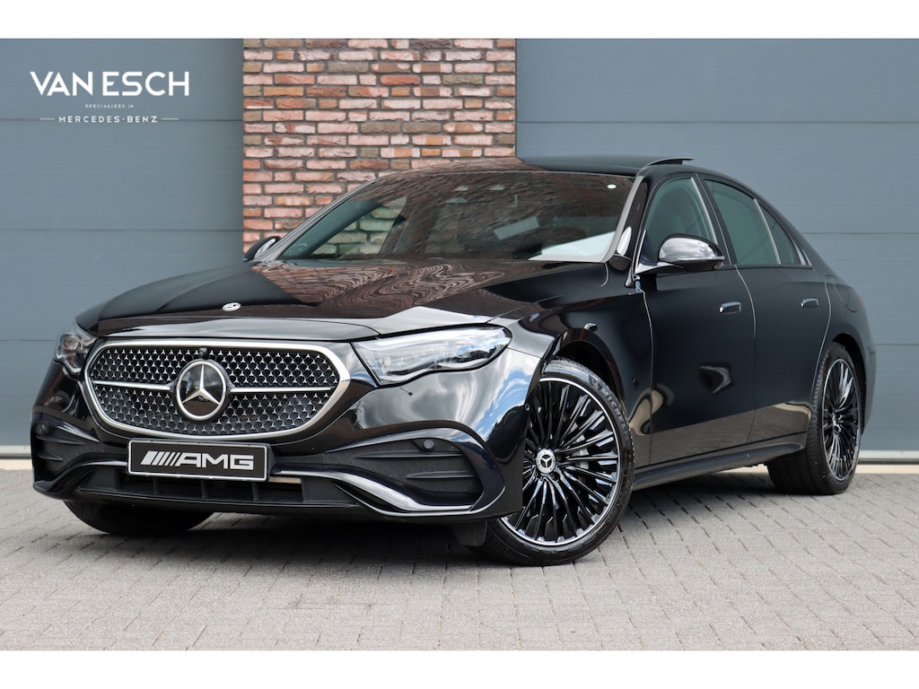 Mercedes-Benz E-klasse 300 e AMG Line | Hyperscreen | Distronic+ | Massage | Zonnerollo's | Trekhaak | Soft-Close | Vlakkenverwarming | Stoelventilatie | HUD | Digital Light | Surround Camera |