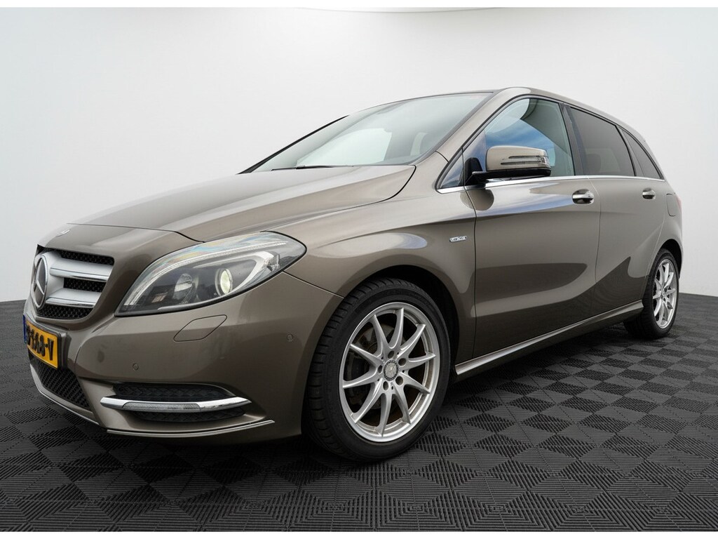 Mercedes-Benz B-klasse 180 Ambition Aut., Navi | Trekhaak | Clima