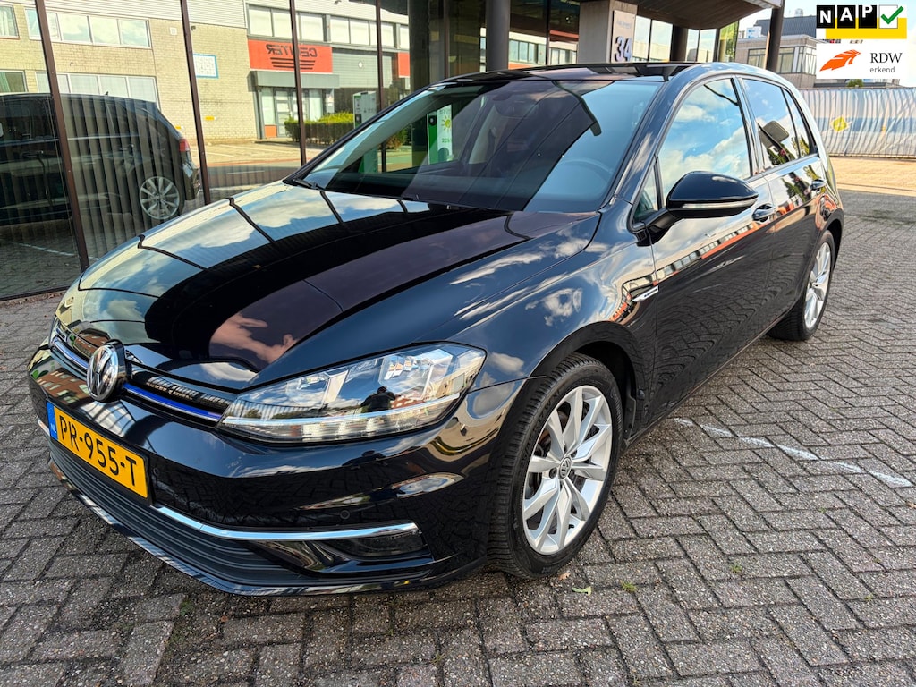Volkswagen Golf 1.5 TSI Comfortline Business / Carplay / PDC