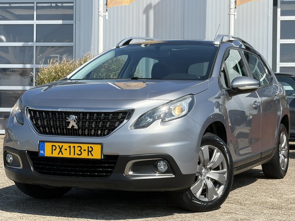 Peugeot 2008 1.2 PureTech Blue Lion 110pk | Apple Carplay/Android Auto | Cruise control | Dab | Navigatiesysteem full map | Panoramadak | Trekhaak | Zeer nette auto!