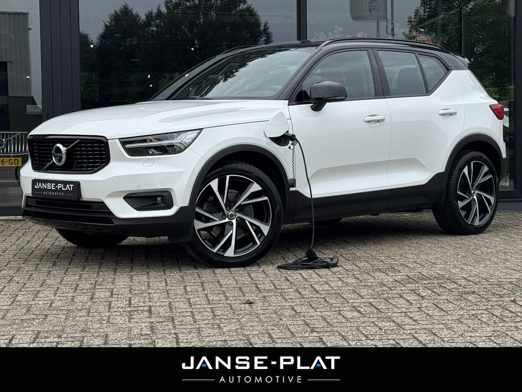Volvo XC40 1.5 T5 Recharge R-Design Pano | Wegdr. Trekhaak | Adaptive Cruise |