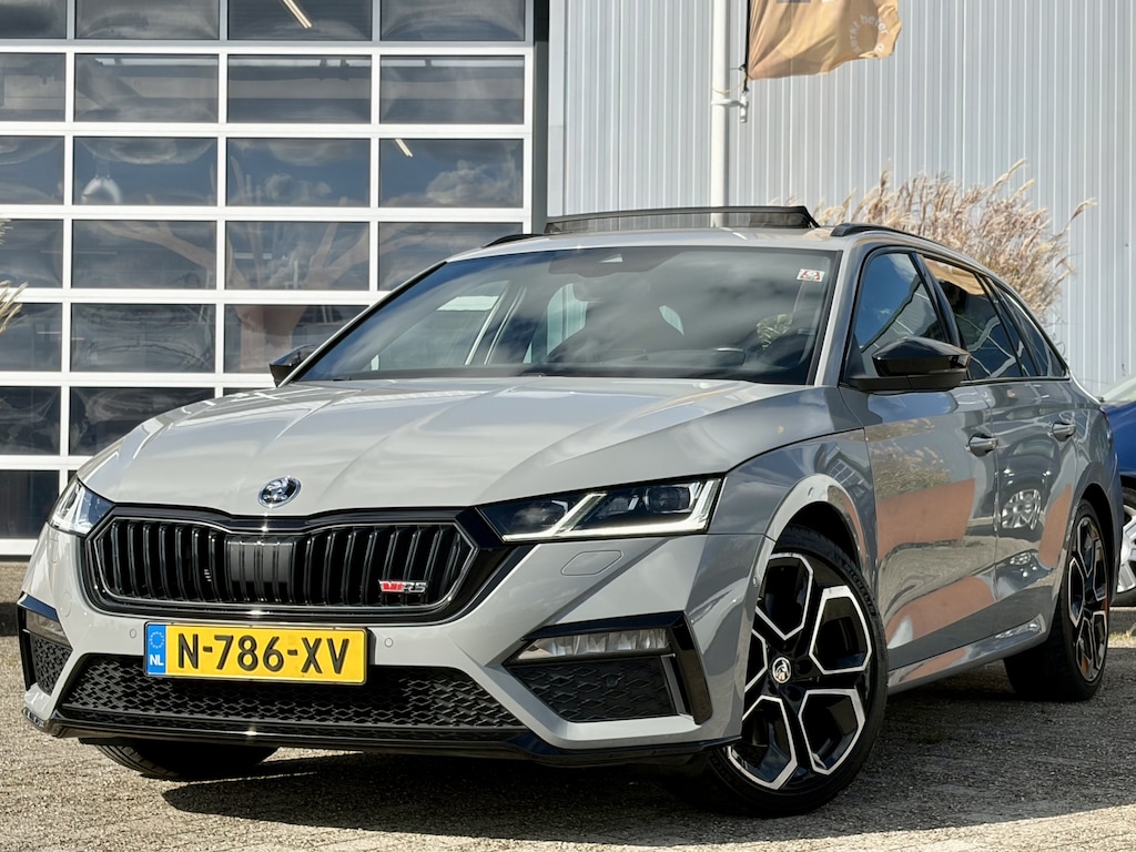 Skoda Octavia Combi 2.0 TSI RS 245pk | BTW auto | Virtual Cockpit | Apple Carplay/Android Auto | Cruise control adaptief | DAB | LED koplampen | Navigatiesysteem full map | Sfeerverlichting | Voorstoelen verwarmd | Dealer onderhouden!