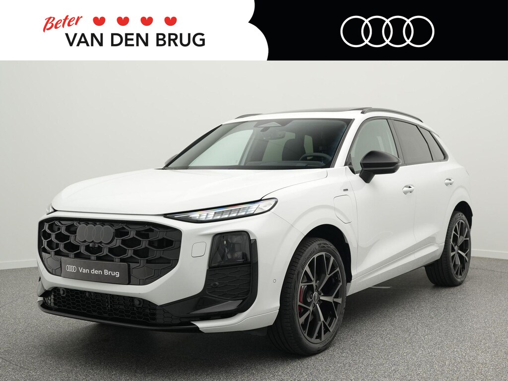 Audi Q3 S Edition 1.5 e-hybrid 272pk | Tech-Pro pakket | Panoramadak | SONOS-Audio | Elektrisch verstelbare S-Line sportstoelen | Head-up display |