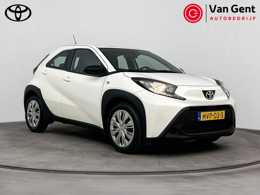 Toyota Aygo X 1.0 VVT-i MT Play | Apple Carplay / Android Auto | Adaptive Cruise | Airco | Camera | Rijstrooksensor