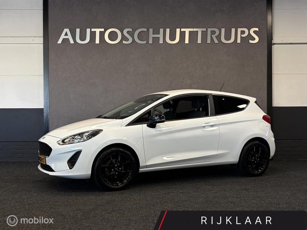 Ford Fiesta 1.1 AIRCO / CRUISE / MEDIA / ZWART LMV / PDC / LEUKE AUTO