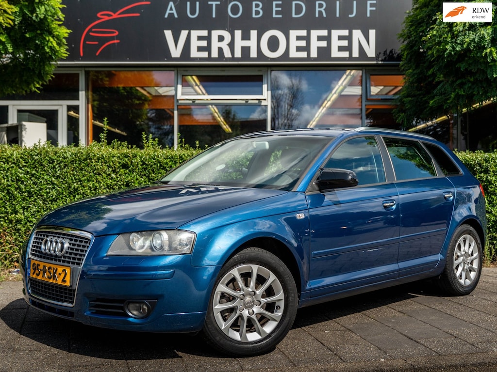 Audi A3 Sportback 1.6 Attraction | AUTOMAAT | CLIMATE / CRUISE CONTR | XENON | NAVIGATIE | CARPLAY | TREKHAAK | 5 DEURS