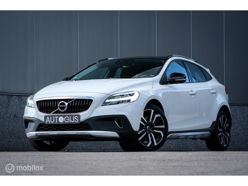 Volvo V40 Cross Country 1.5 T3 Polar+ Automaat | Trekhaak | Panorama | LED | Cruise | PDC | rijklaarprijs |